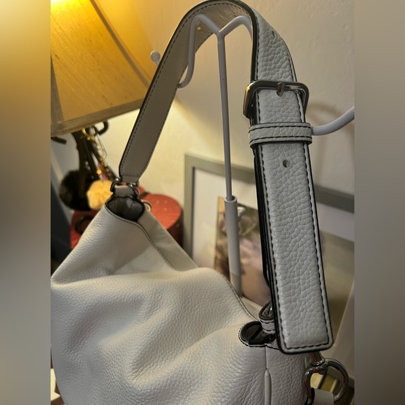 Marc Jacobs Empire City Hobo double strap Pebble Leather Porcelain Shoulder Bag - Picture 3 of 15